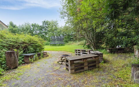 Gunlög - 1.3Km from the Sea: Decke, Flooring, Interior Design, Fussboden, Verbundwerkstoff, Möbel, Resort, Hotel, Design, Daylighting