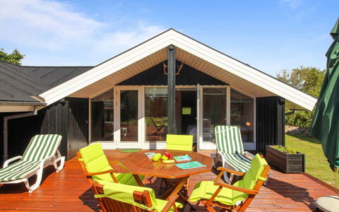 Alban - 700M from the Sea: Möbel, Interior Design, Stuhl, Flooring, Tabelle, Resort, Fussboden, Decke, Zimmer, Eco Hotel