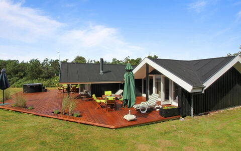 Alban - 700M from the Sea: Möbel, Interior Design, Stuhl, Flooring, Tabelle, Resort, Fussboden, Decke, Zimmer, Eco Hotel