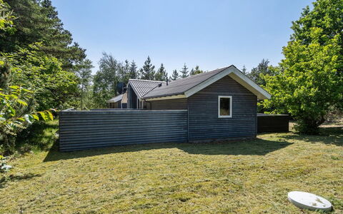 Aneline - 700M from the Sea: Möbel, Interior Design, Flooring, Holz, Fussboden, Decke, Holzboden, Stuhl, Tabelle, Beleuchtung