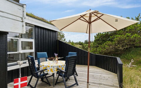 Hrefna - 500M from the Sea: Schwimmbad, Bauernhaus, Estate, Villa, Resort, Hazienda, Eco Hotel, Hinterhof