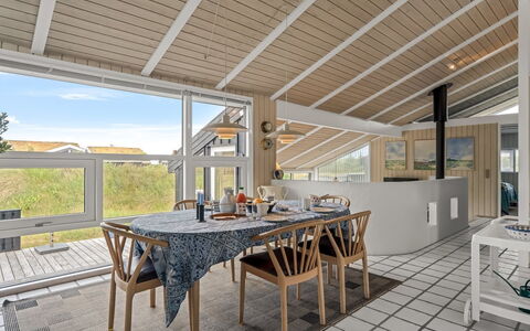 Hrefna - 500M from the Sea: Schwimmbad, Bauernhaus, Estate, Villa, Resort, Hazienda, Eco Hotel, Hinterhof