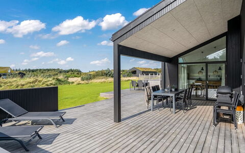 Egil - 1.5Km from the Sea: Planke, Hartholz, Deck, Schatten, Abstellgleis, Veranda, Design, Gartenbauten, Outdoor Struktur, Schuppen