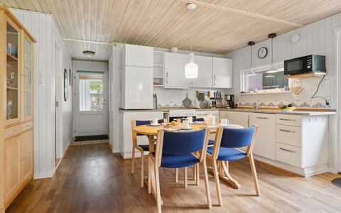 Alkmar - from the Sea: Holz, Flooring, Interior Design, Möbel, Decke, Fussboden, Küche, Zuhause, Countertop, Holzboden
