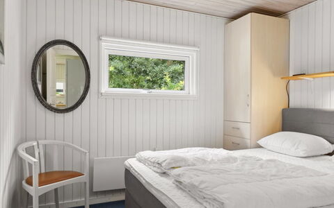 Alkmar - from the Sea: Bett, Schlafzimmer, Holz, Interior Design, Flooring, Bettdecke, Fussboden, Bedding, Decke, Möbel