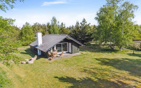 Irlin - 600M from the Sea: Auto, Fließheck, Familienauto