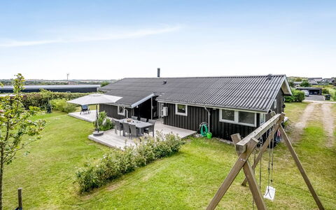 Asko - 350M from the Sea: Möbel, Interior Design, Flooring, Holz, Fussboden, Decke, Holzboden, Stuhl, Tabelle, Beleuchtung