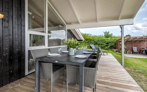 Asko - 350M from the Sea: Möbel, Interior Design, Flooring, Holz, Fussboden, Decke, Holzboden, Stuhl, Tabelle, Beleuchtung