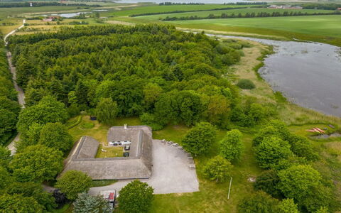 Tatiane - 10Km from the Sea: Dach, Haus, Zuhause, Hütte, Abstellgleis, Estate, Auffahrt, Gartenbauten, Garten, Schuppen