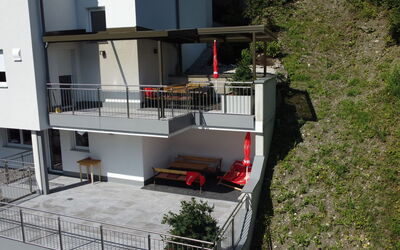 Hippach 500: Pflanze, Urban Design, Wohngebiet, Grundeigentum, Gebäude, Blumentopf, Eigentumswohnung, Wohnung, Fassade, Mischnutzung