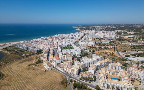 Sunny Beach Casa-M: Horizont, Stadt, Küste, Wohngebiet, Wohnung, Meer, Küsten Und Ozeanische Forms, Menschliche Siedlung, Urban Design, Ozean