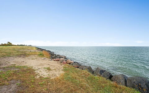 Rikhard - 75M from the Sea: Dach, Haus, Grundstueck, Zuhause, Hütte, Estate, Gartenbauten, Schatten, Blockhaus, Landscaping