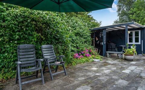 Rikhard - 75M from the Sea: Dach, Haus, Grundstueck, Zuhause, Hütte, Estate, Gartenbauten, Schatten, Blockhaus, Landscaping