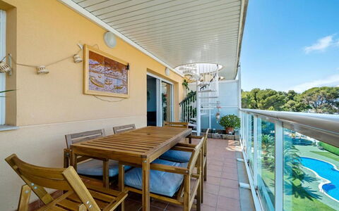 Atico Bellavista: Wohnung, Balkon, Eigentumswohnung, Zaun, Gartenmöbel