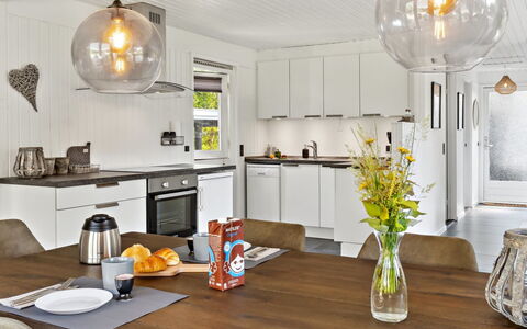 Thordgrim - 600M from the Sea: Interior Design, Light Fixture, Möbel, Decke, Holz, Leuchter, Küche, Countertop, Beleuchtung, Flooring