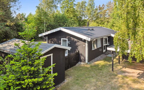 Thordgrim - 600M from the Sea: Haus, Zuhause, Wohngebiet, Dach, Hütte, Grundstueck, Ländliches Gebiet, Abstellgleis, Estate, Garten