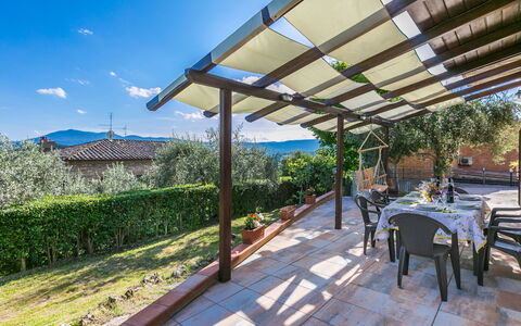 Casa Violella: Wasser, Himmel, Wasservorräte, Pflanze, Welt, Wolke, Baum, Urban Design, Wasserlauf, Gewässer