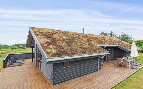 Ran - 1.5Km from the Sea: Holz, Zuhause, Veranda, Deck, Hartholz, Dach, Holzbeize, Holzboden, Eco Hotel