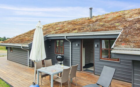 Ran - 1.5Km from the Sea: Holz, Zuhause, Veranda, Deck, Hartholz, Dach, Holzbeize, Holzboden, Eco Hotel