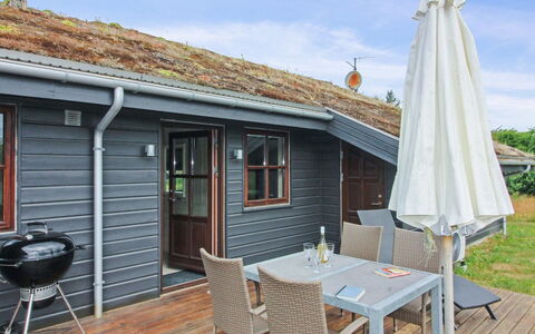 Ran - 1.5Km from the Sea: Holz, Zuhause, Veranda, Deck, Hartholz, Dach, Holzbeize, Holzboden, Eco Hotel