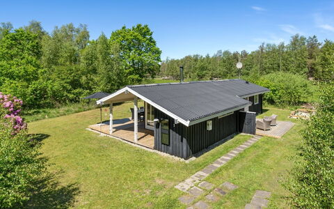 Aldina - 1.6Km from the Sea: Decke, Flooring, Interior Design, Fussboden, Verbundwerkstoff, Möbel, Resort, Hotel, Design, Daylighting