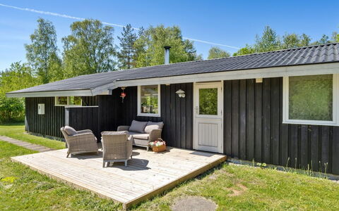 Aldina - 1.6Km from the Sea: Decke, Flooring, Interior Design, Fussboden, Verbundwerkstoff, Möbel, Resort, Hotel, Design, Daylighting