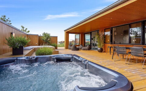 Bena - 800M from the Sea: Möbel, Interior Design, Stuhl, Flooring, Tabelle, Resort, Fussboden, Decke, Zimmer, Eco Hotel