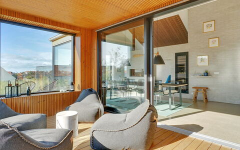 Bena - 800M from the Sea: Möbel, Interior Design, Stuhl, Flooring, Tabelle, Resort, Fussboden, Decke, Zimmer, Eco Hotel