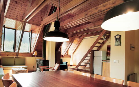 Herbasabina: Decke, Zimmer, Interior Design, Gebäude, Eigentum, Holz, Hartholz, Holzboden, Beleuchtung, Strahl