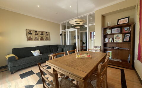 Le Palme: Tabelle, Möbel, Couch, Gebäude, Holz, Stuhl, Interior Design, Flooring, Haus, Wohnzimmer