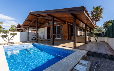 Tropical 2: Holz, Schwimmbad, Fussboden, Resort, Schatten, Zuhause, Verbundwerkstoff, Tür, Deck, Hartholz