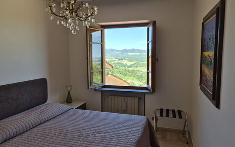 Casa Di Luca, Pool, Castelnuovo Berardenga: Zuhause, Schlafzimmer, Linens, Bedding, Bett, Bettdecke, Lampe, Bettrahmen, Villa, Hotel