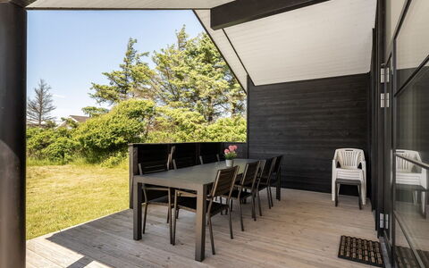 Annvy - 400M from the Sea: Holz, Die Architektur, Schatten, Veranda, Deck, Hartholz, Planke, Natürliches Material, Holzboden, Stuhl