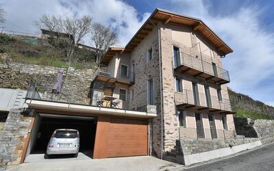 Valtellina 900: Wolke, Himmel, Gebäude, Pflanze, Auto, Eigentum, Fenster, Fahrzeug
