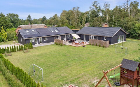 Ronia - 900M from the Sea: Holz, Dach, Die Architektur, Zuhause, Haus, Hütte, Abstellgleis, Hartholz, Steigung, Estate