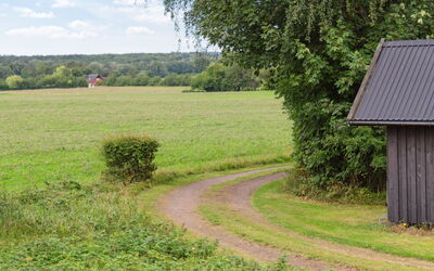 Thana - 8Km from the Sea