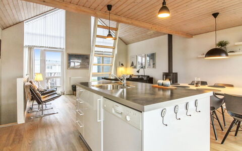 Thyra - 700M from the Sea: Küche, Flooring, Interior Design, Holz, Möbel, Decke, Countertop, Fussboden, Holzboden, Stuhl