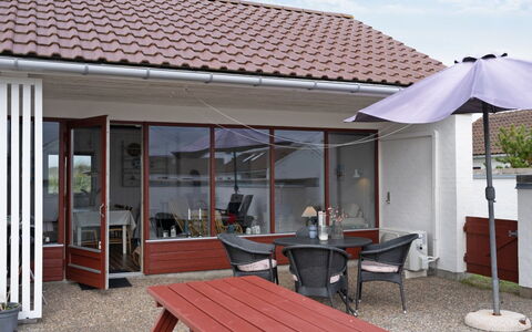 Werna - 900M from the Sea: Dachdecken, Hütte, Haus, Dach, Zuhause, Bauernhaus, Hütte, Estate, Dorf