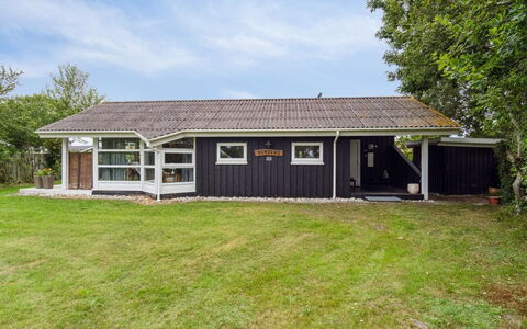 Akseline - 300M from the Sea: Dach, Zuhause, Hütte, Estate, Gartenmöbel, Garten, Tisch Im Freien, Hof, Hinterhof, Villa
