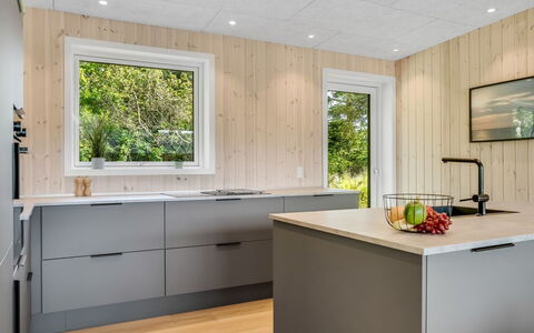 Florida - from the Sea: Flooring, Küche, Holz, Countertop, Fussboden, Interior Design, Möbel, Küchengerät, Cabinetry, Holzboden