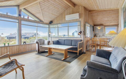 Dorit - 100M from the Sea: Decke, Flooring, Interior Design, Fussboden, Verbundwerkstoff, Möbel, Resort, Hotel, Design, Daylighting