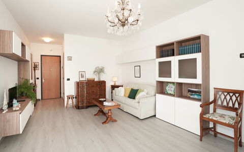 Marì: Möbel, Zimmerpflanze, Pflanze, Tabelle, Couch, Holz, Beleuchtung, Interior Design, Die Architektur, Wohnzimmer