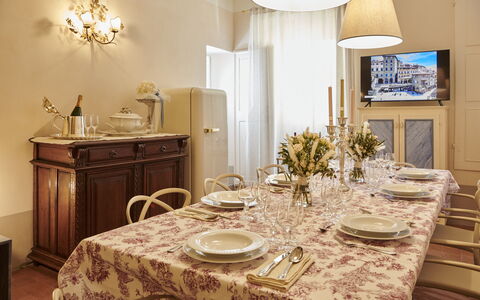 Casa Ada e Sabo: Tabelle, Möbel, Eigentum, Stuhl, Cabinetry, Geschirr, Dekoration, Beleuchtung, Interior Design, Schublade