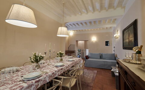 Casa Ada e Sabo: Tabelle, Eigentum, Möbel, Bilderrahmen, Gebäude, Interior Design, Dekoration, Stuhl, Beleuchtung, Holz