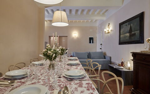 Casa Ada e Sabo: Tabelle, Eigentum, Bilderrahmen, Geschirr, Dekoration, Interior Design, Beleuchtung, Pflanze, Gebäude, Dishware