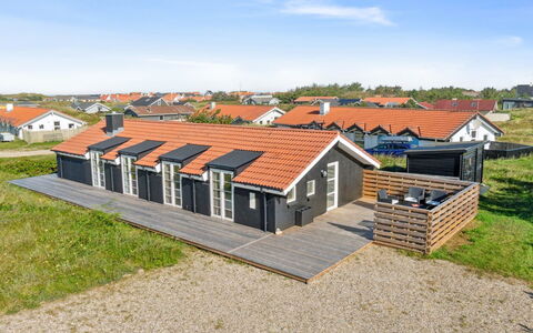 Blaguna - 600M from the Sea: Decke, Flooring, Interior Design, Fussboden, Verbundwerkstoff, Möbel, Resort, Hotel, Design, Daylighting