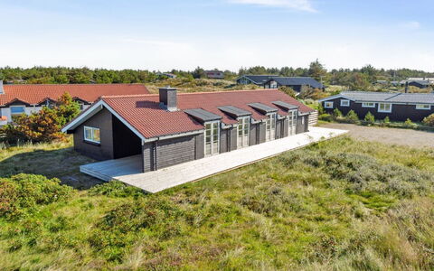 Blaguna - 600M from the Sea: Decke, Flooring, Interior Design, Fussboden, Verbundwerkstoff, Möbel, Resort, Hotel, Design, Daylighting