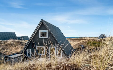 Pauli - 350M from the Sea: Holz, Flooring, Interior Design, Fussboden, Möbel, Holzboden, Zimmer, Decke, Holzbeize, Hartholz