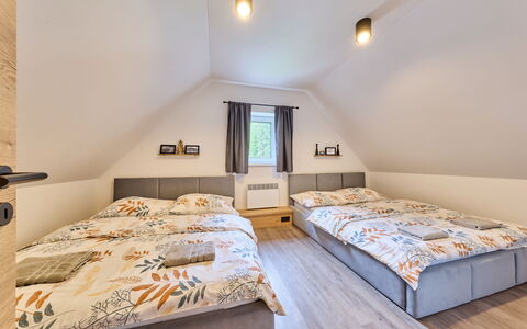Muhu: Holz, Schlafzimmer, Bett, Interior Design, Zuhause, Fussboden, Bedding, Zimmer, Bettrahmen, Bettdecke