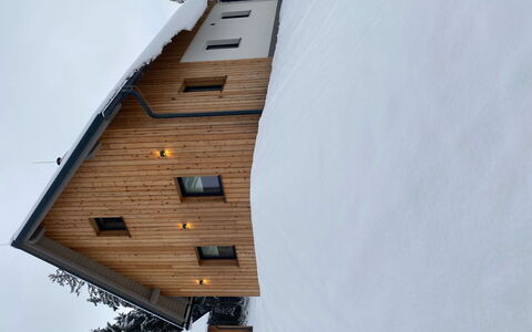 Muhu: Himmel, Gebäude, Holz, Fenster, Haus, Baum, Strassenlicht, Fassade, Dach, Abstellgleis